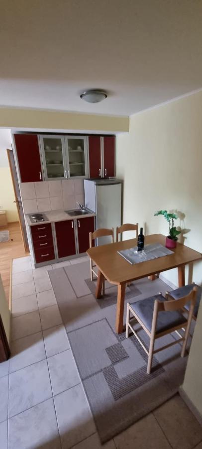 ביוגראד נה מורו Apartmani Italo מראה חיצוני תמונה